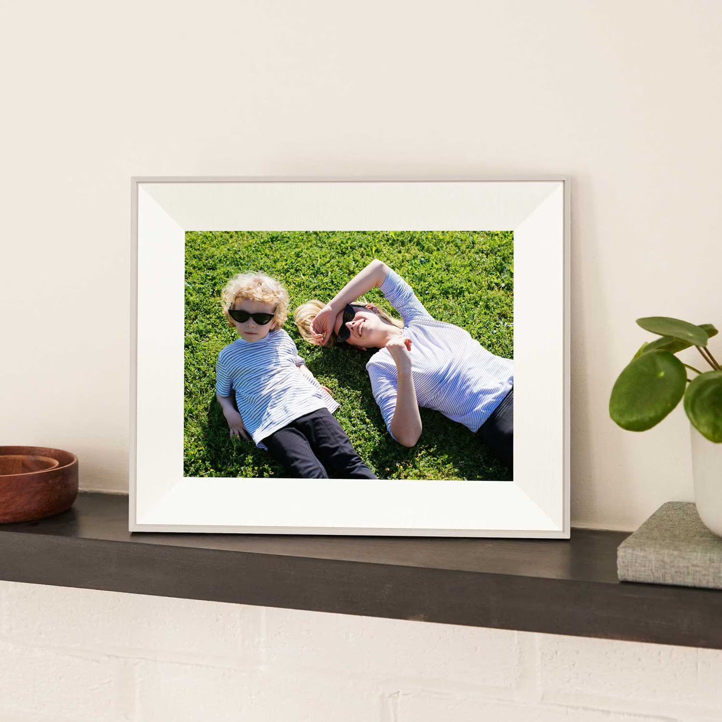 Aura 12" Aspen Digital Photo Frame