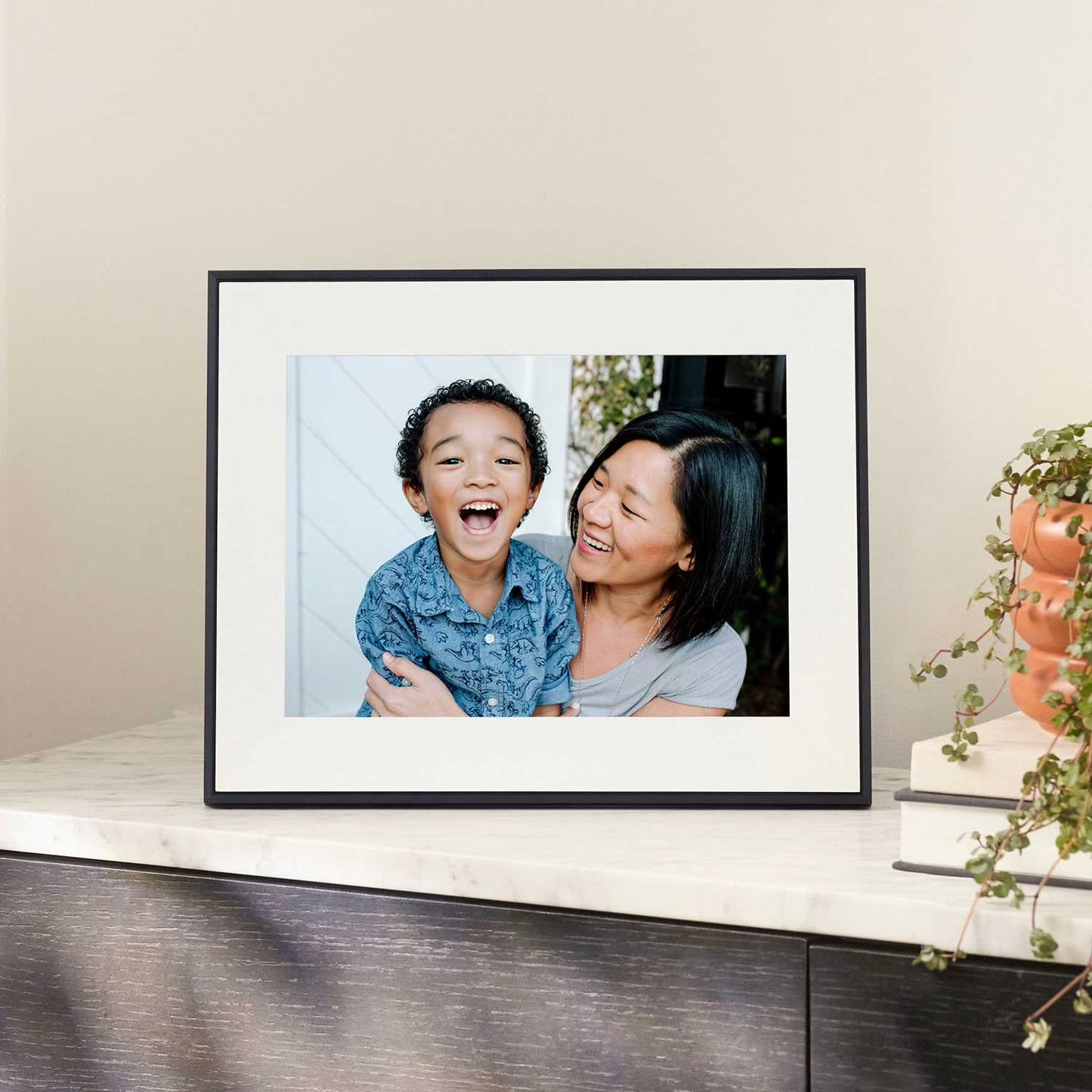 Aura 12" Aspen Digital Photo Frame