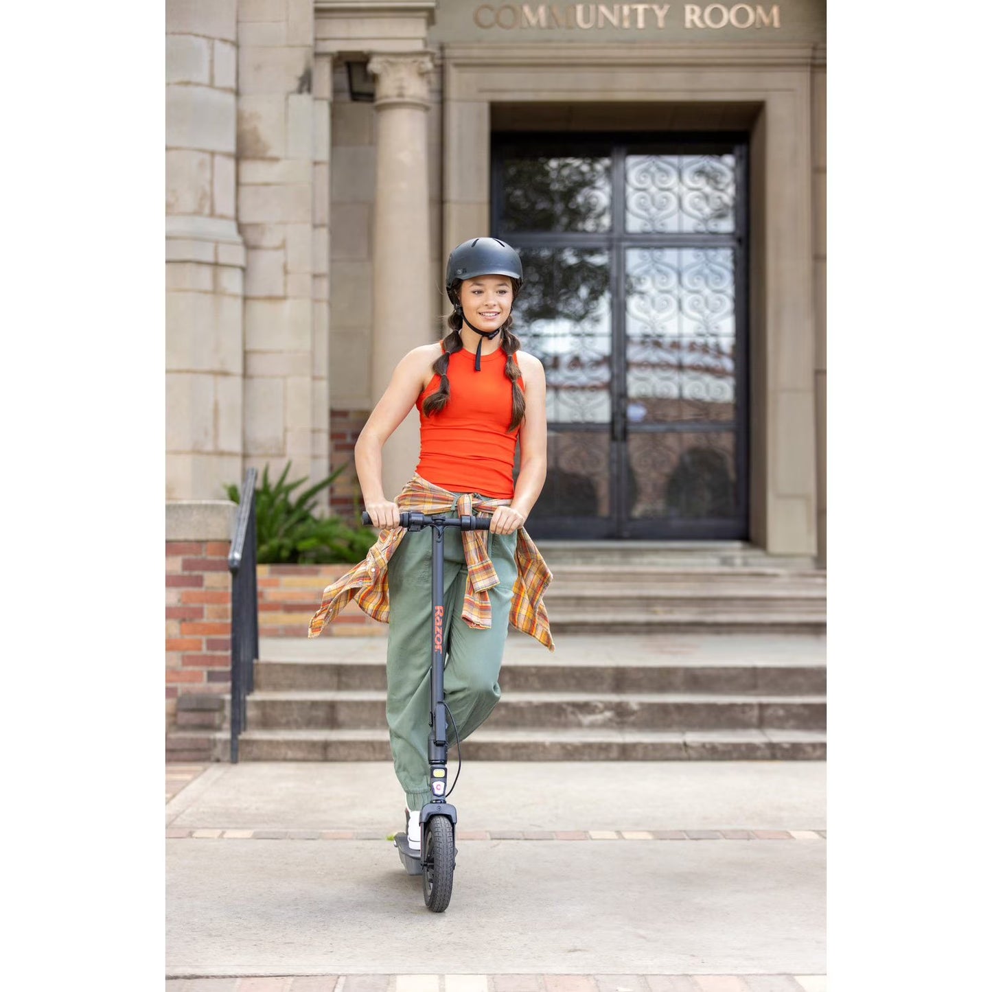 Razor Raven Electric Kick Scooter with 170W High-Torque Hub Motor