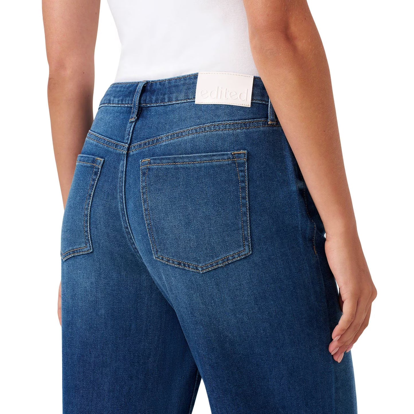 Edited by Hunter McGrady Women's Wide Leg Crop Jean