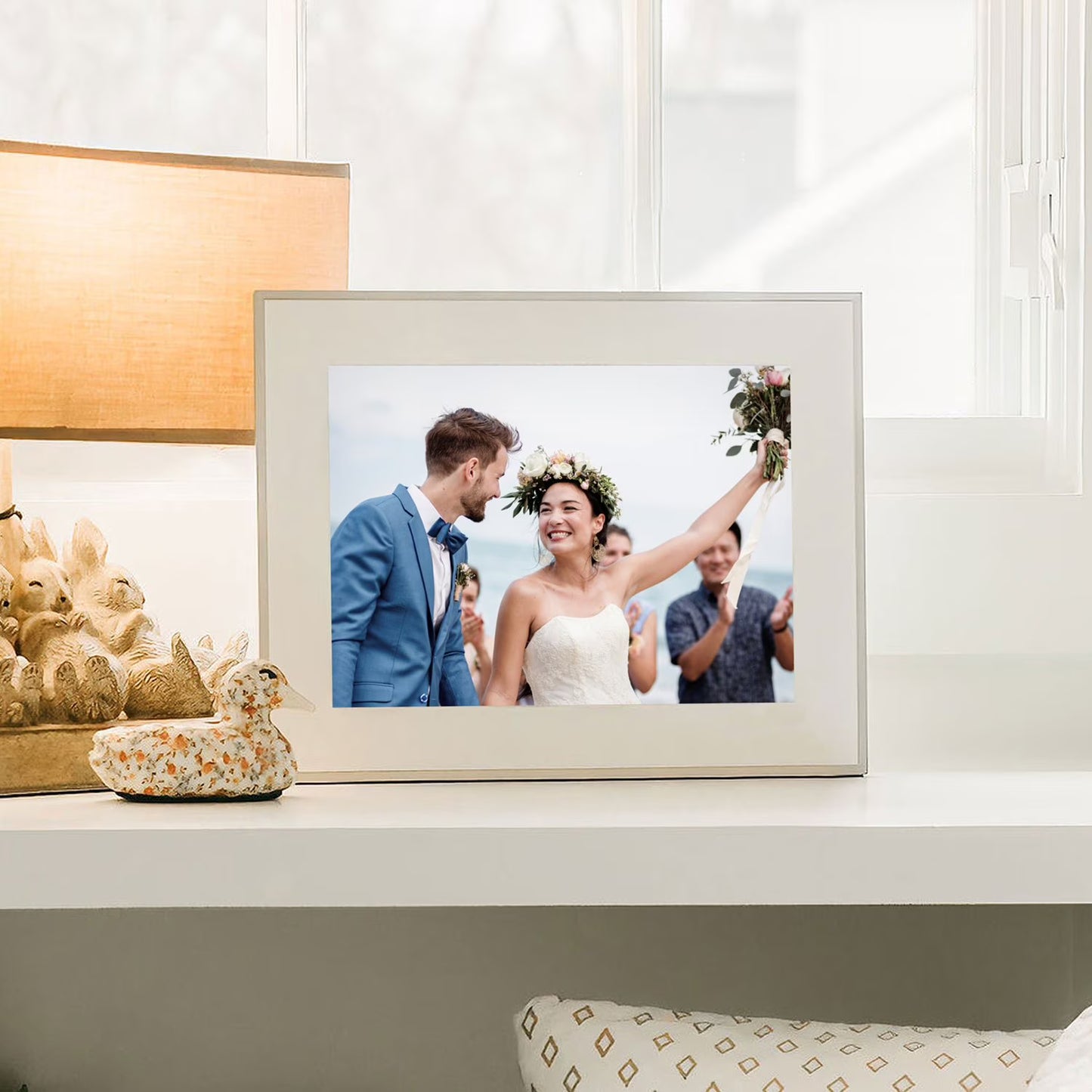 Aura 12" Aspen Digital Photo Frame